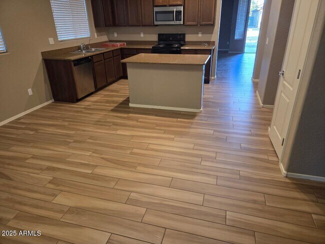 Foto del edificio - 1168 W Desert Hollow Dr
