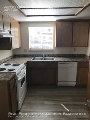 Foto del edificio - 3 bedroom in Bakersfield CA 93308