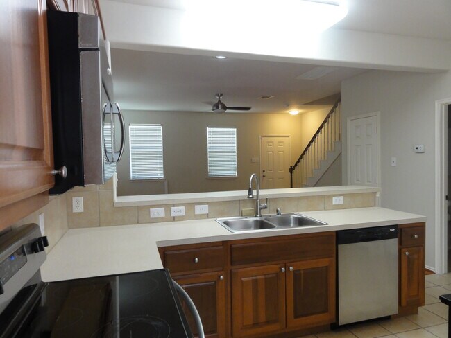 Building Photo - 1829 Kemah Village Dr