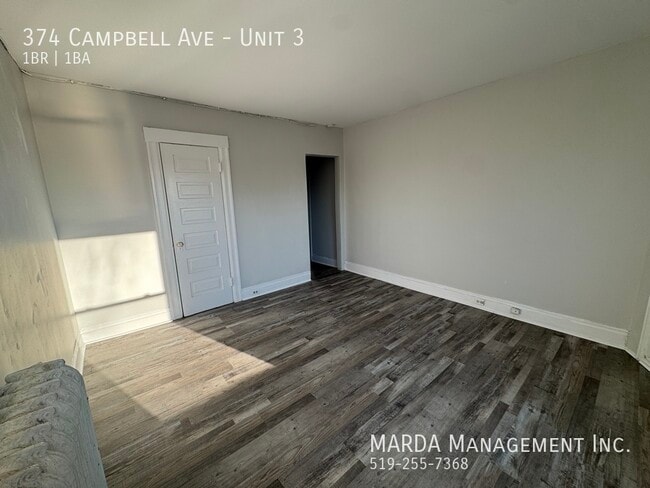 Photo du bâtiment - COZY 1BED/1BATH UPPER UNIT- WEST WINDSOR ALL-INCLUSIVE!!