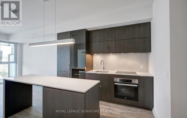 Building Photo - 15 Lower Jarvis St