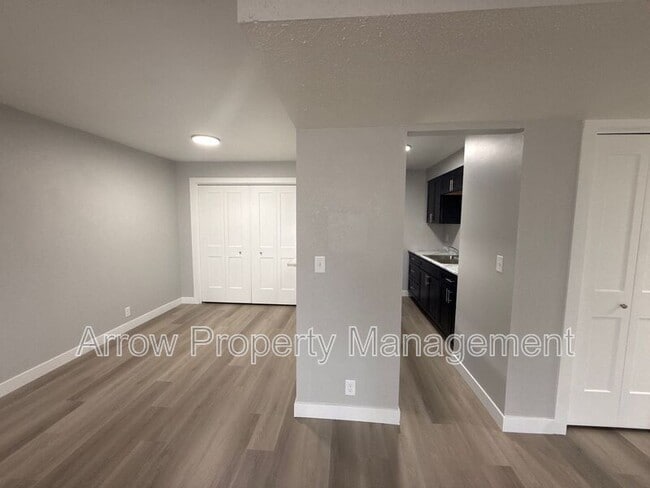 Building Photo - 1010 N 16th St