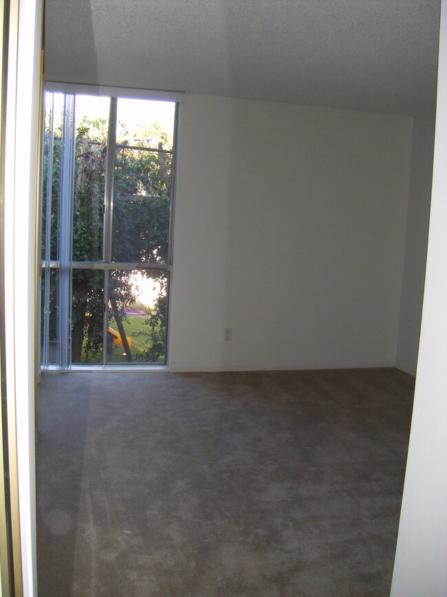 Glen Arbor Villas Apartments Los Angeles, CA