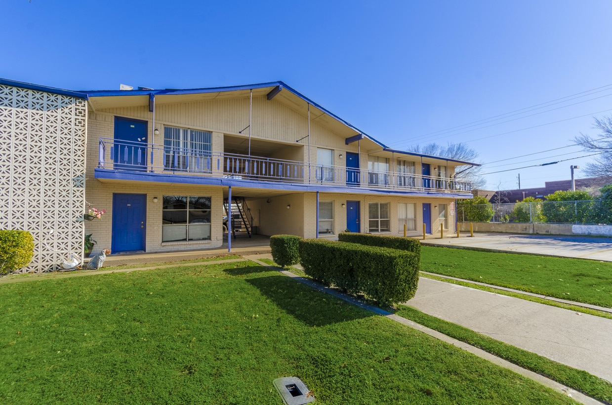 Primary Photo - Hickory Apartments