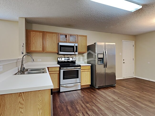 Building Photo - 4716 Waterford Dr