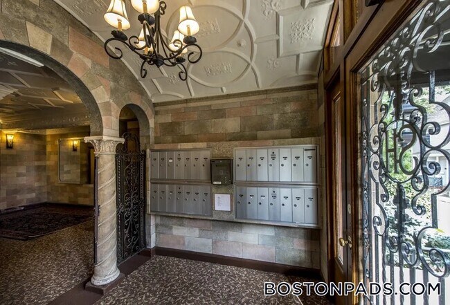Foto del edificio - 2 Elmwood Ave