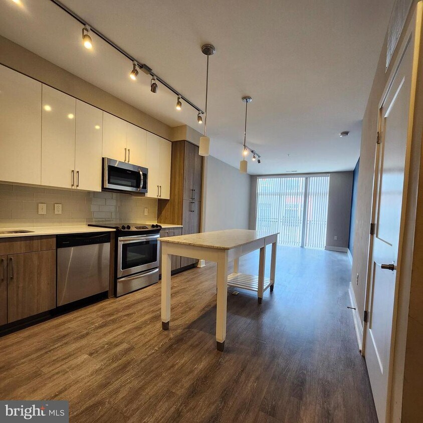 Foto principal - 145 Riverhaven Dr