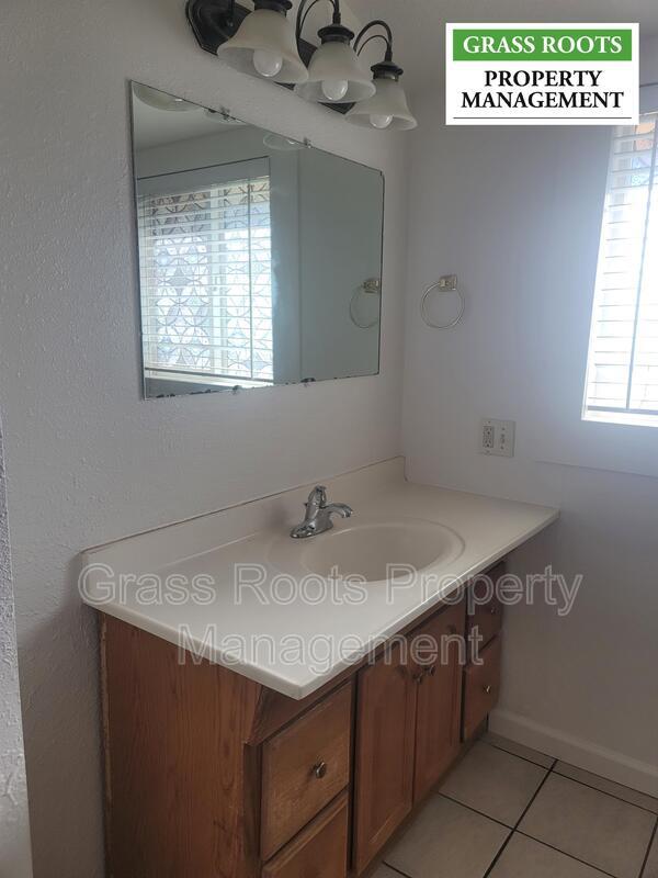 Building Photo - 311 N Church St