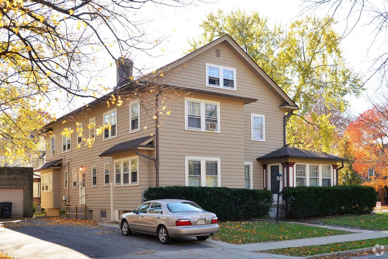 Building Photo - 725-735 Woodruff Place Middle Dr
