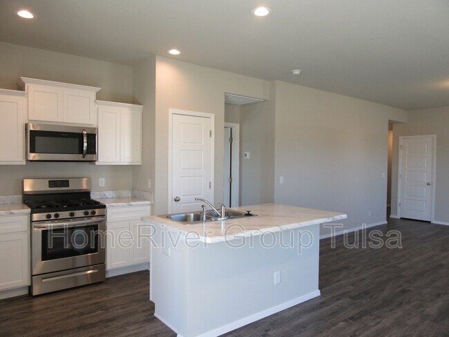 Foto del edificio - 14231 N 74th E Ave