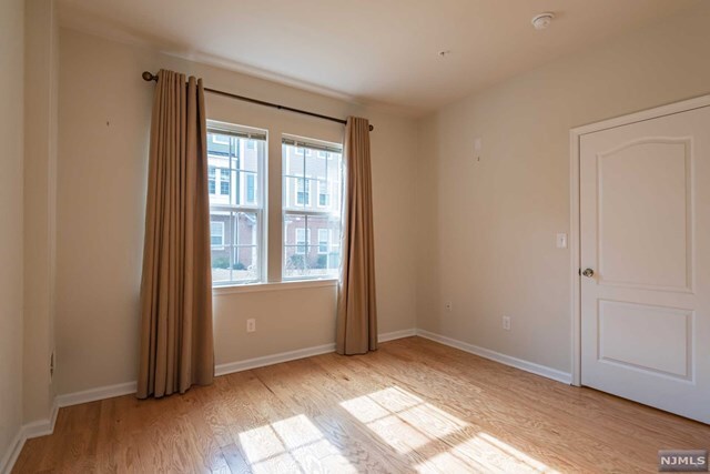 Building Photo - 38 Truman Dr