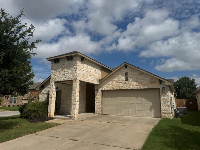 Building Photo - 2325 Muzzie Ln