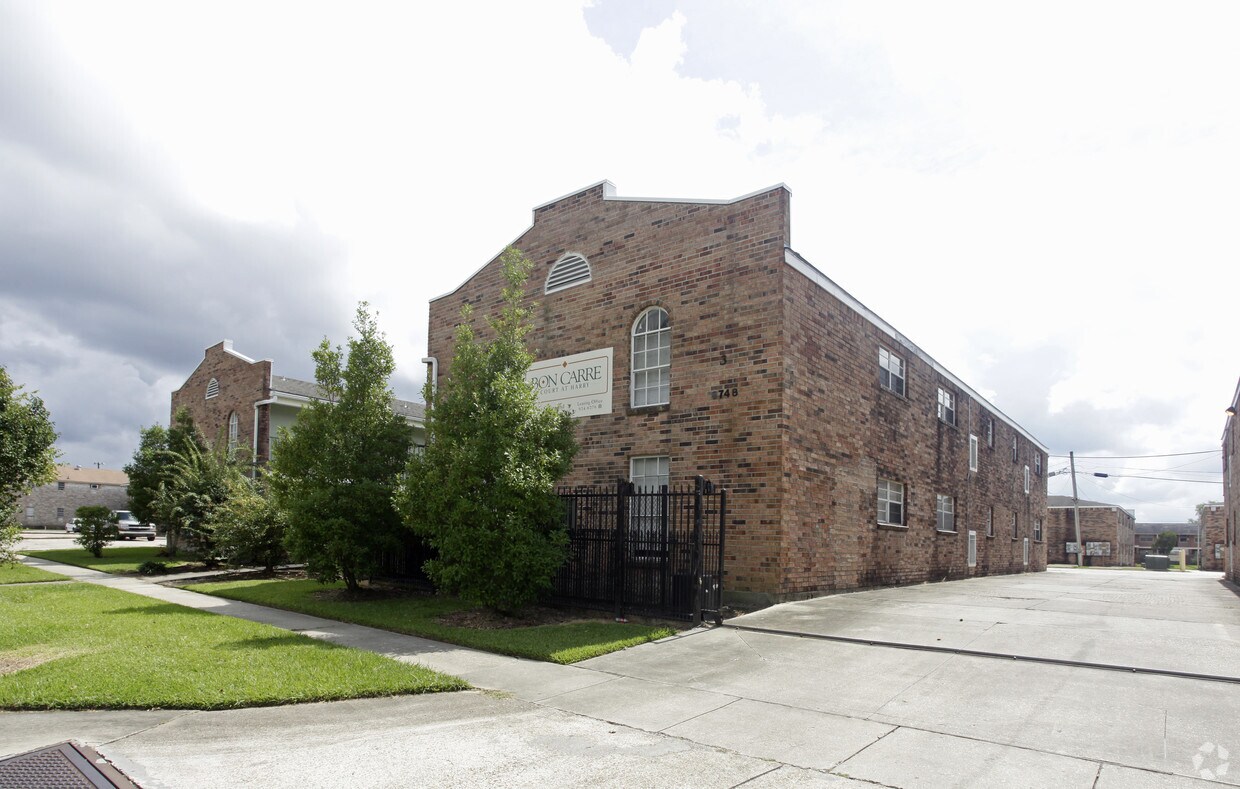 V Apartments in Baton Rouge, LA