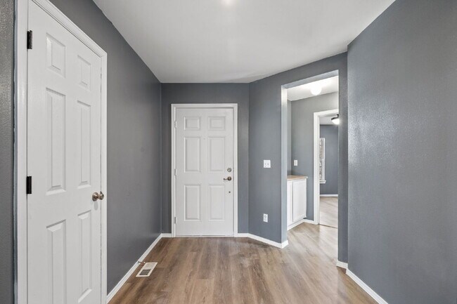 Building Photo - Move-In Ready 3 Bedroom Home Near Fort Carson