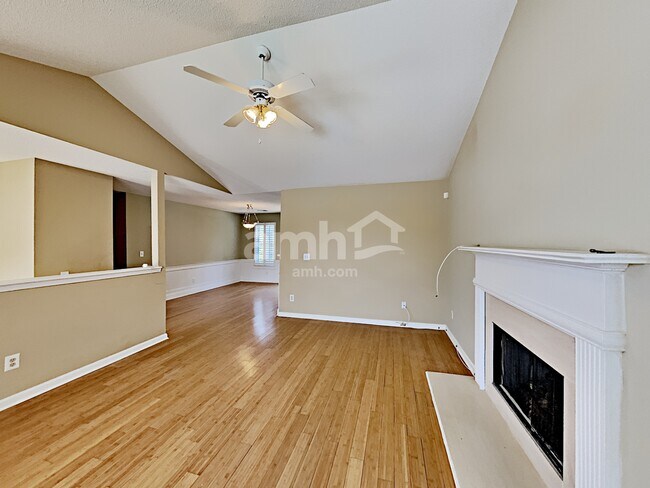 Foto del edificio - 4224 Zephyrhills Dr NW
