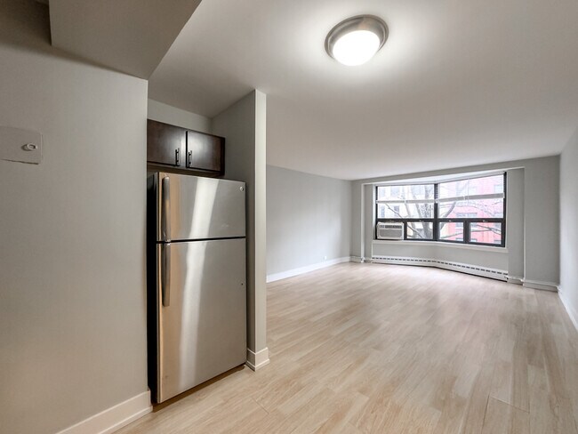 Foto del edificio - 442 W Wellington Ave