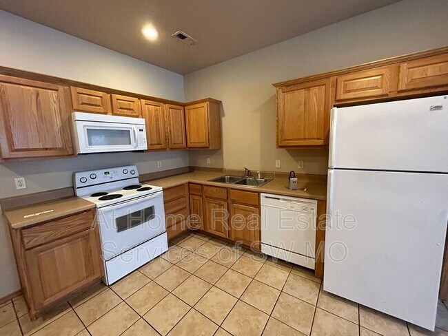 Foto del edificio - 615 S Landen Ave