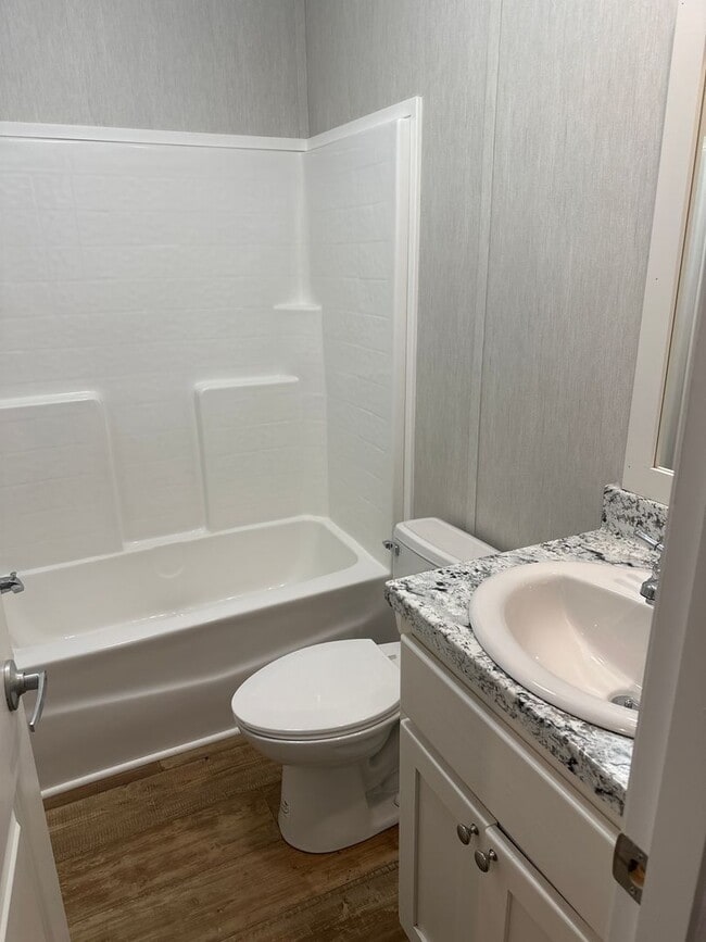 Building Photo - Cute! - 2-Bedroom/ 1-Bath- Mobile Home