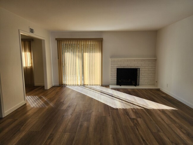 Photo - 8042 Taylor Dr House