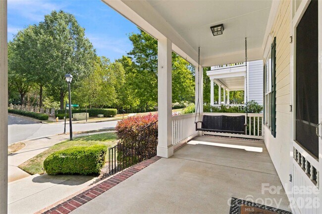 Building Photo - 14035 Bankside Dr
