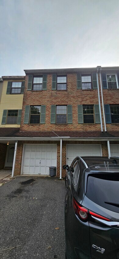 Building Photo - 119A Chaucer Rd
