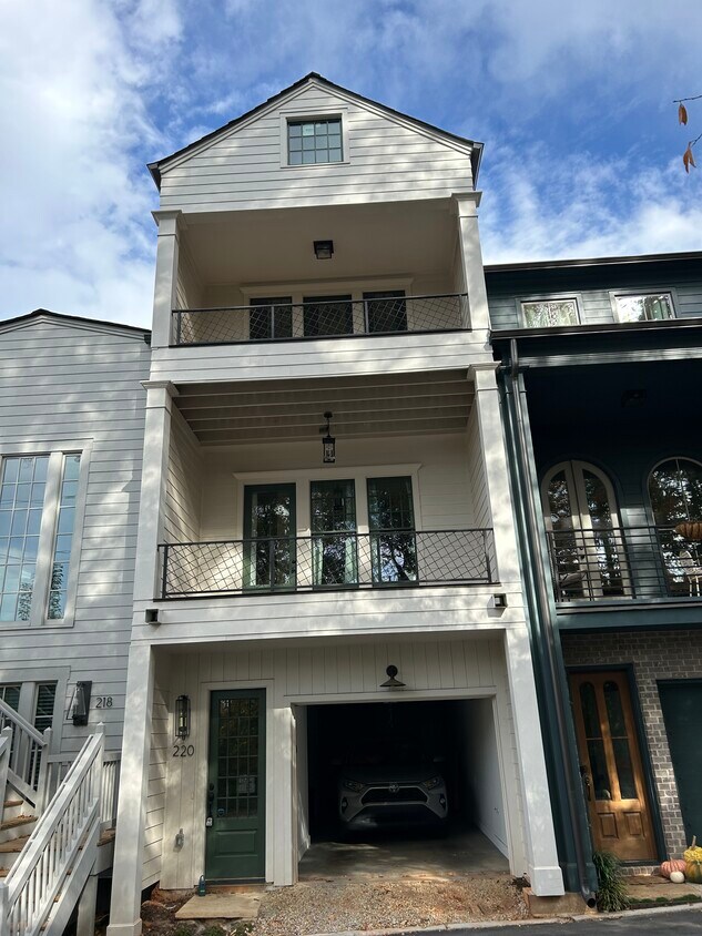 220 Colebrook St NE, Atlanta, GA 30307 Condo for Rent in Atlanta, GA