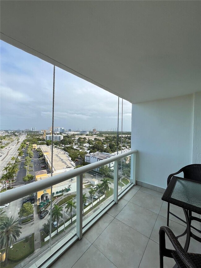 Foto del edificio - 13499 Biscayne Blvd