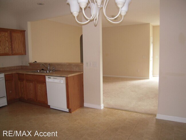 Building Photo - 3 br, 2 bath House - 35 Ross Way