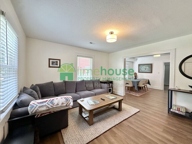 Photo - 2835 Somme Avenue House