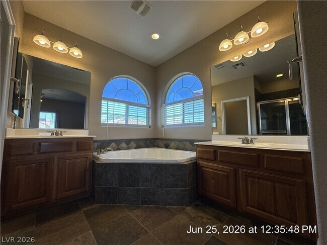 Foto del edificio - 8103 Cheerful Valley Ave