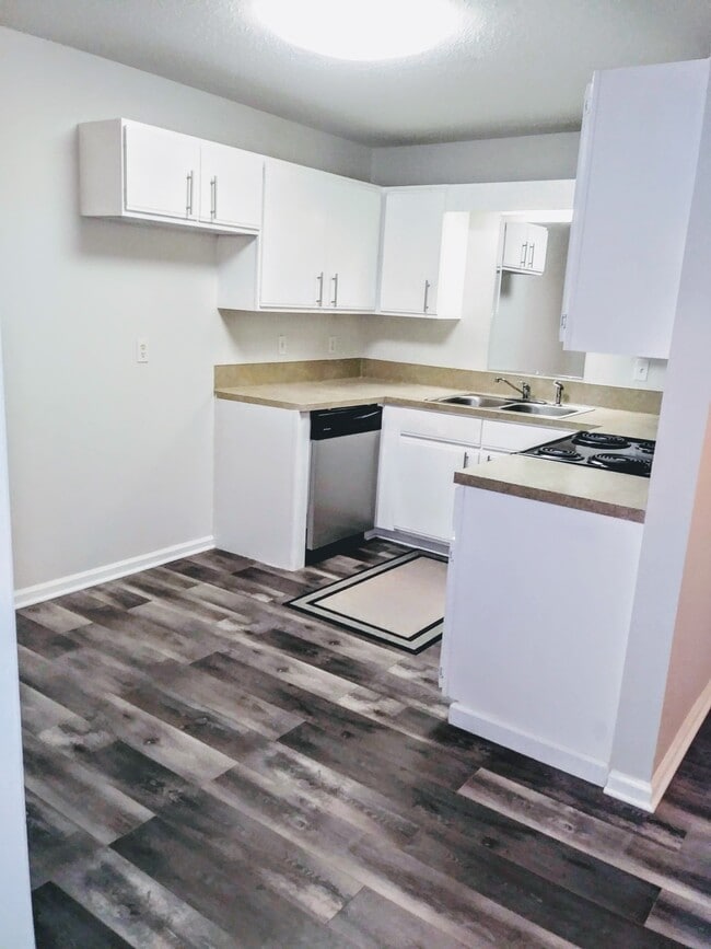 Kitchen - 109 Stroupe Rd