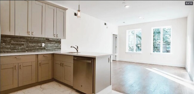 Building Photo - 3294 John F. Kennedy Blvd