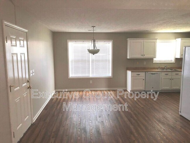 Building Photo - 275 Oxmoor Dr