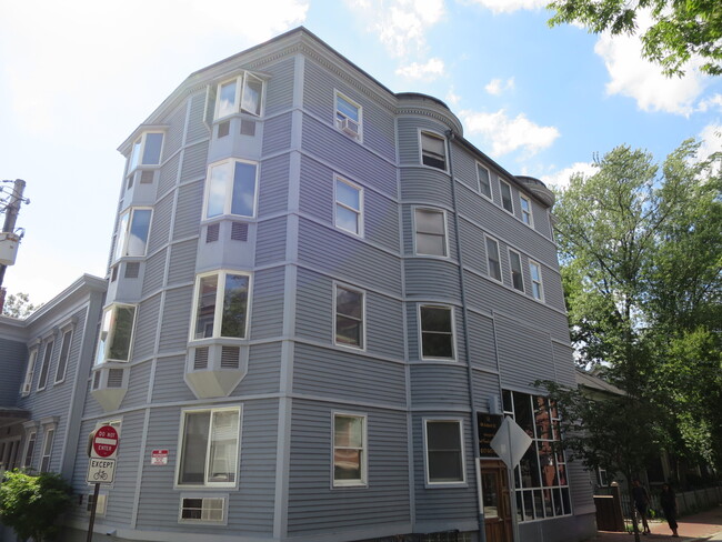 Building Photo - 12 Mount Auburn St