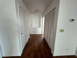 Building Photo - 8301 Boseck Dr