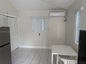 Building Photo - 3500 SW 87th Pl