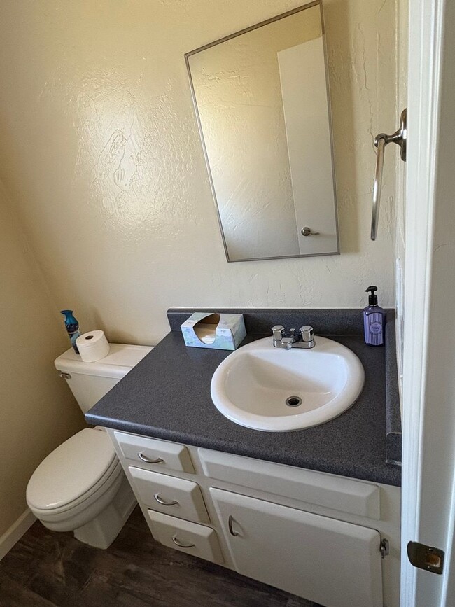 Foto del edificio - 3 bedroom, 1 & 1/4 baths on Arth
