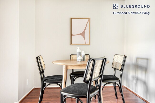 Foto del edificio - 11251 Morrison St