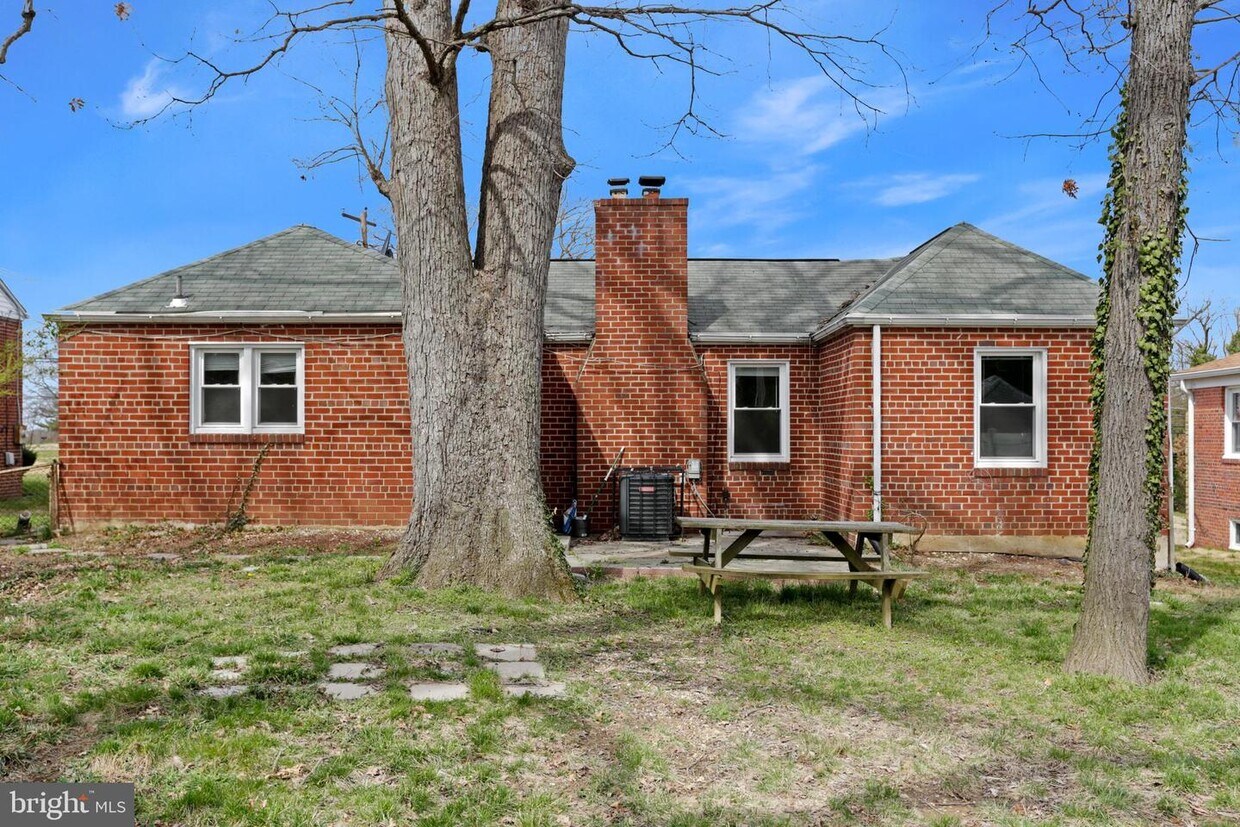 Primary Photo - 2915 Fairlawn St