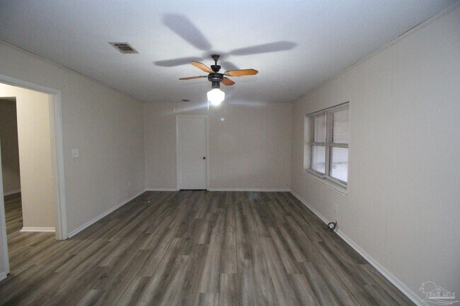 Foto del edificio - 5709 Perkins St