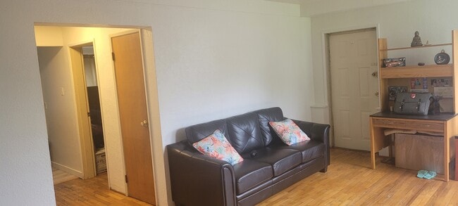 Building Photo - 611 Fernhill Rd