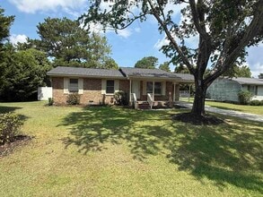 Building Photo - 615 Burcale Rd Cir