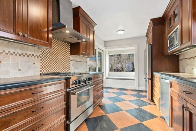 Building Photo - 4725 53rd Ave S