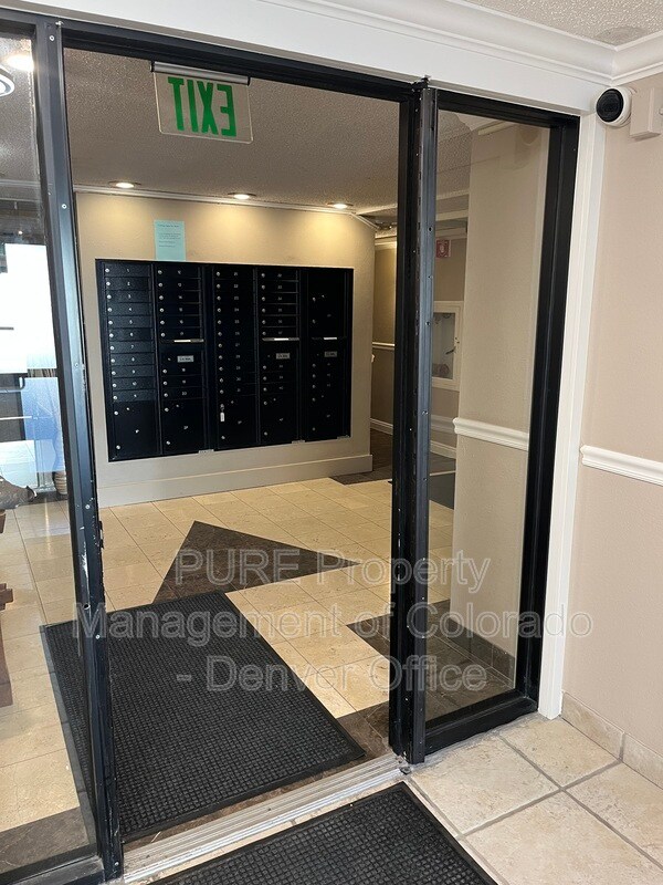 Foto del edificio - 1125 N Washington St