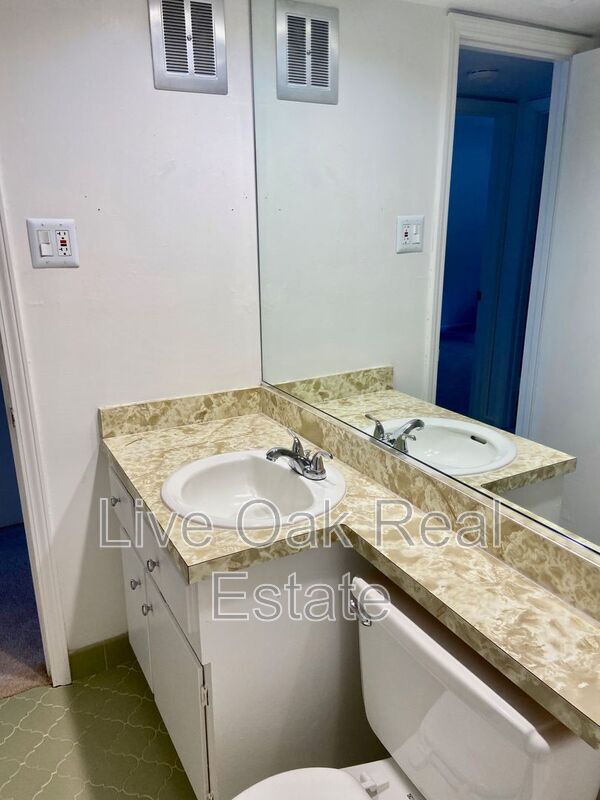 Foto del edificio - 1309 Cypress Ave