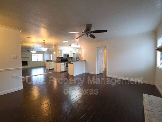 Building Photo - 8708 Piney Point Dr
