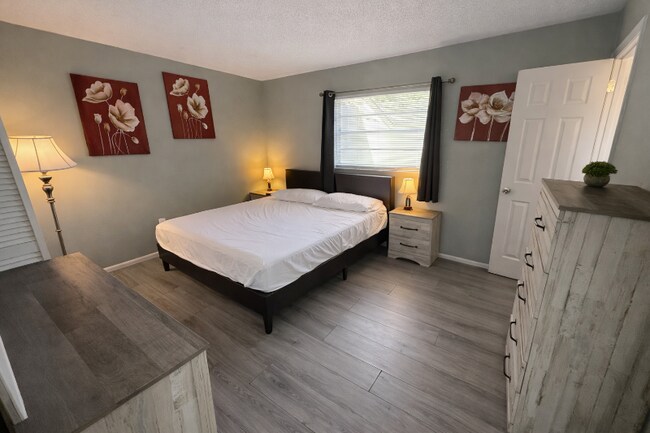 Foto del edificio - 4705 19th St W