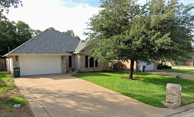 Foto del edificio - 1802 White Stone Dr