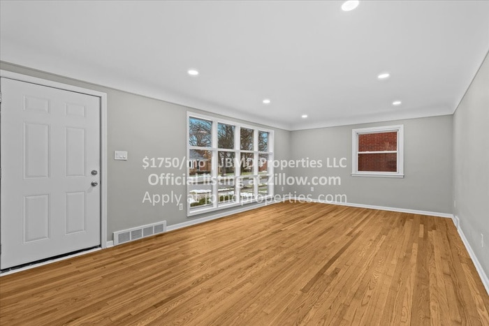 Building Photo - 11764 Marion St