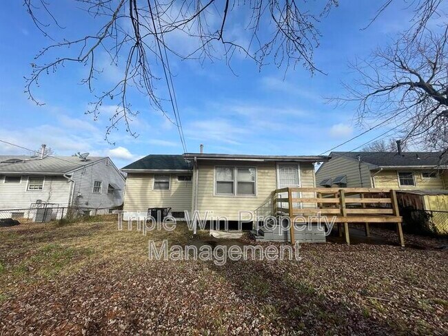 Foto del edificio - 360 Shepley Dr